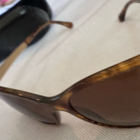 CHANEL Wayfarer Interlocking CC Logo Sunglasses - Picture 9 of 14